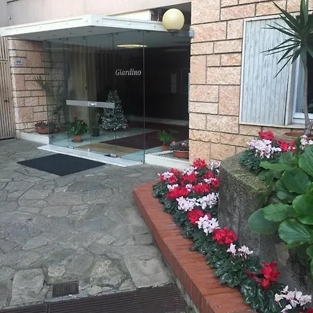 アパート Casa Giardino サンレモ